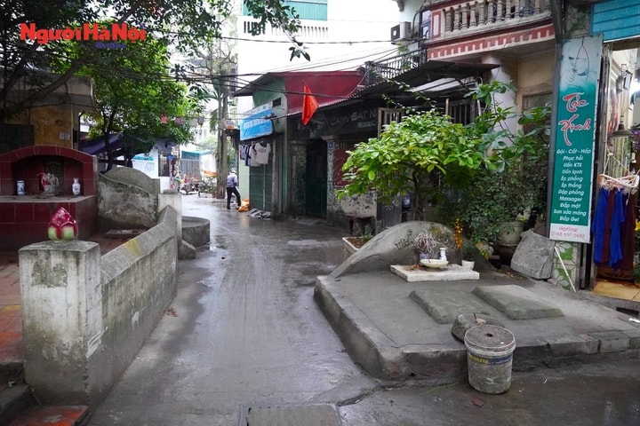Kỳ lạ khu "phố nghĩa địa" giữa lòng Hà Nội