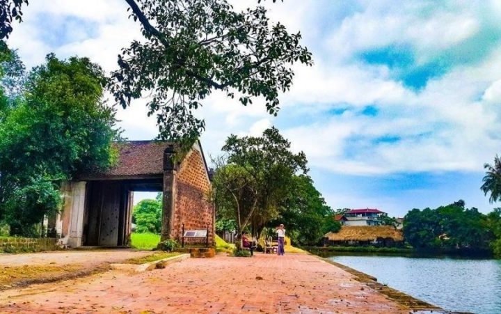 Về Đường Lâm nhớ chuyện người đi sứ