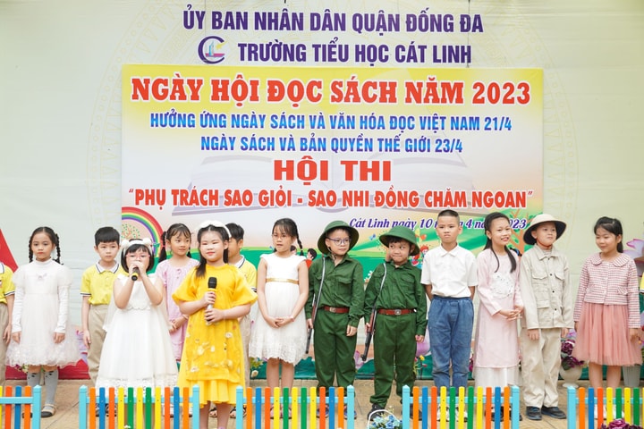 Sôi nổi Ngày hội đọc sách của học sinh Tiểu học Cát Linh