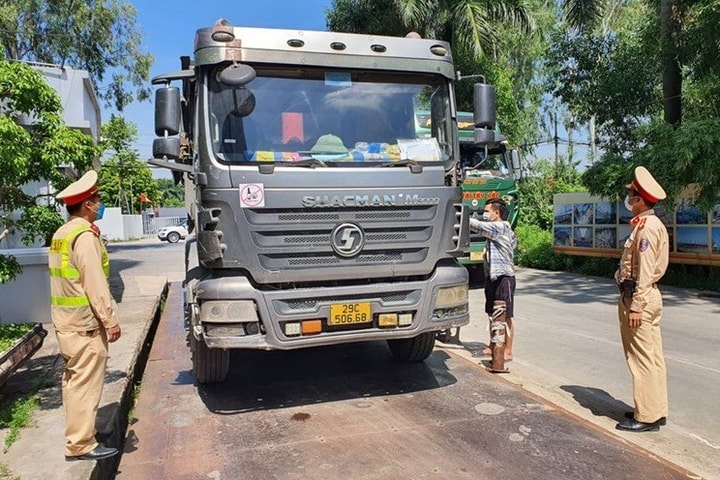 Trên 800 phương tiện vi phạm tốc độ bị thu hồi phù hiệu, biển hiệu