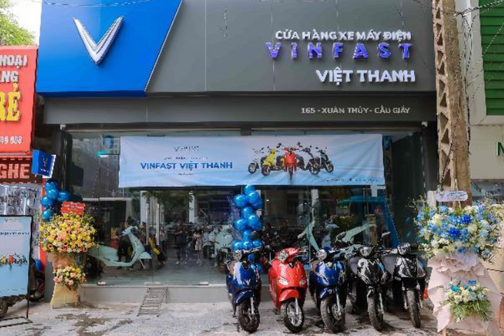 Khai trương đại lý uỷ quyền xe máy điện VinFast đầu tiên tại Hà Nội năm 2023