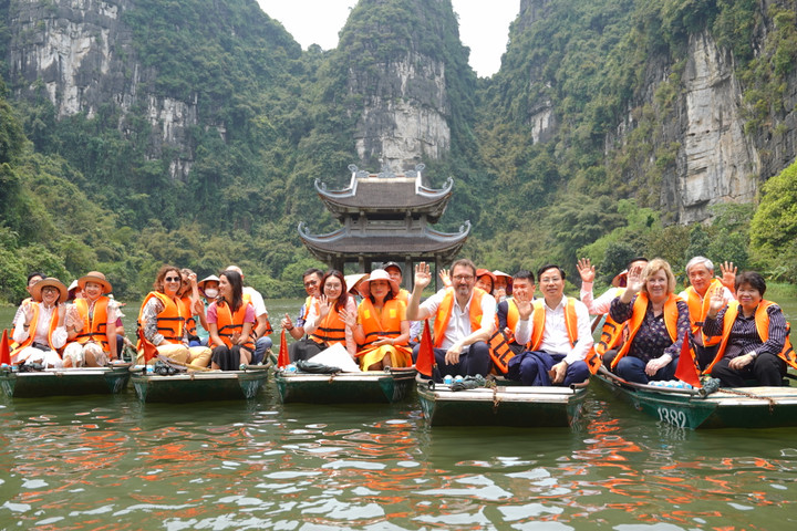 Đoàn đại biểu Việt Nam - Pháp tham quan, khảo sát tại Ninh Bình