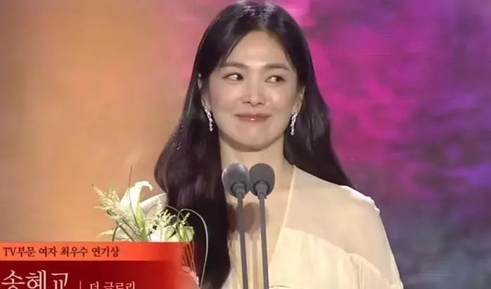 Song Hye Kyo giành ngôi Thị hậu tại Baeksang 2023