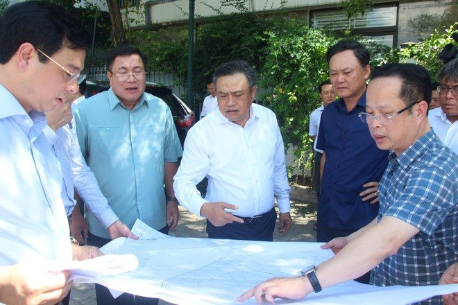 Chủ tịch Hà Nội kiểm tra thực địa, chỉ đạo ưu tiên xây dựng trường học ở quận Hoàng Mai