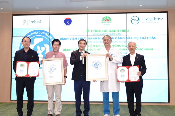 Bệnh viện Hồng Ngọc nhận danh hiệu “Bệnh viện Thực hành Nuôi con bằng sữa mẹ xuất sắc”