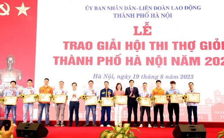 Hà Nội tôn vinh cán bộ Công đoàn cơ sở, thợ giỏi, lao động sáng tạo năm 2023