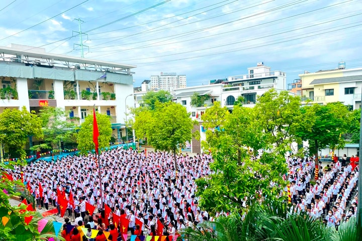 Nô nức ngày khai trường của học sinh Thủ đô