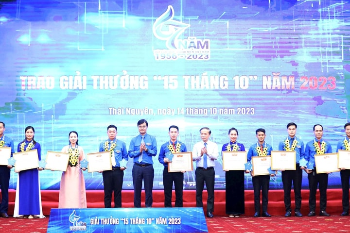 Giải thưởng "15 tháng 10": Đồng hành, khơi dậy khát vọng cống hiến của thanh niên