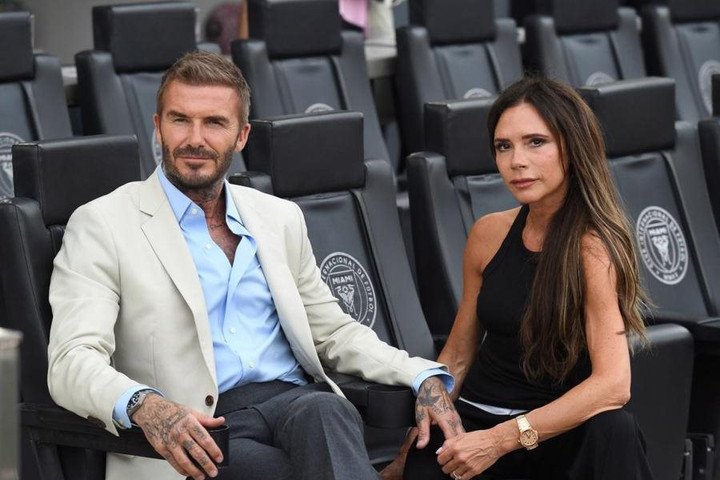 Áo sơ mi trắng "cháy hàng" sau hiệu ứng từ bộ phim tài liệu "Beckham"