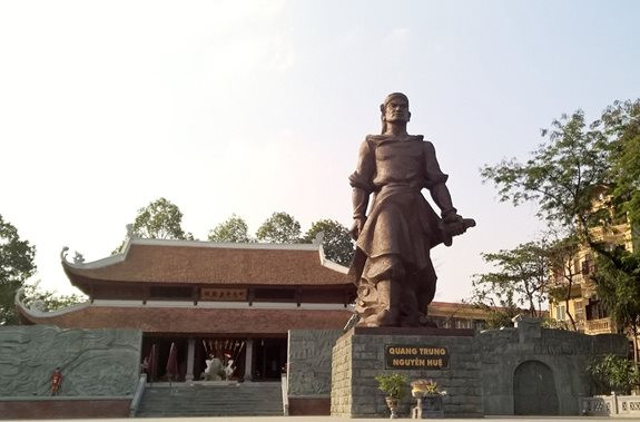Nguyễn Huệ - một sự nghiệp anh hùng
