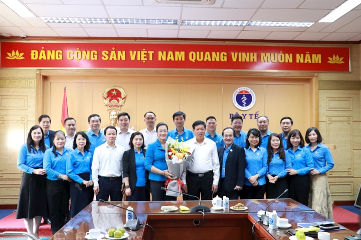 34 đại biểu ngành Y tế dự Đại hội XIII Công đoàn Việt Nam