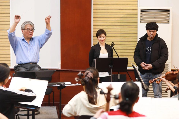 Giọng ca opera nổi tiếng người Ý Angela Nisi ấn tượng đặc biệt với cà phê Việt Nam