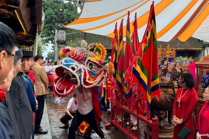 Sắc màu ngàn năm văn hiến tại lễ hội truyền thống đình Yên Phụ