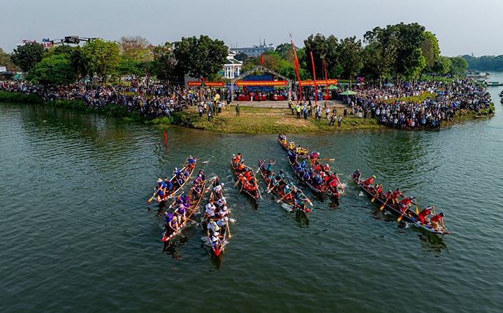 Hơn 400 vận động viên tranh tài đua ghe truyền thống TP Huế