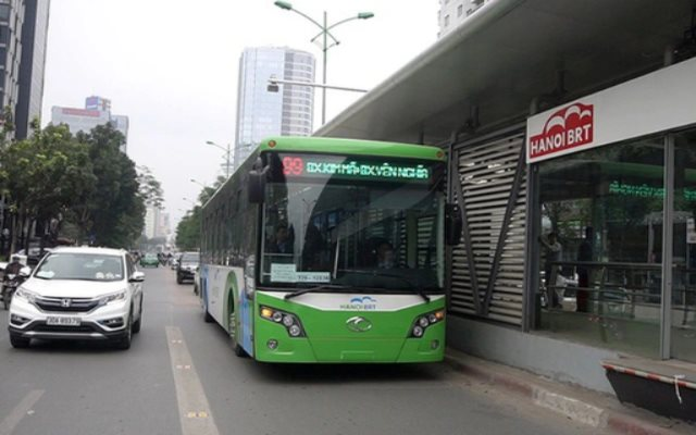 Hà Nội thí điểm thẻ, vé điện tử cho 10 tuyến xe buýt