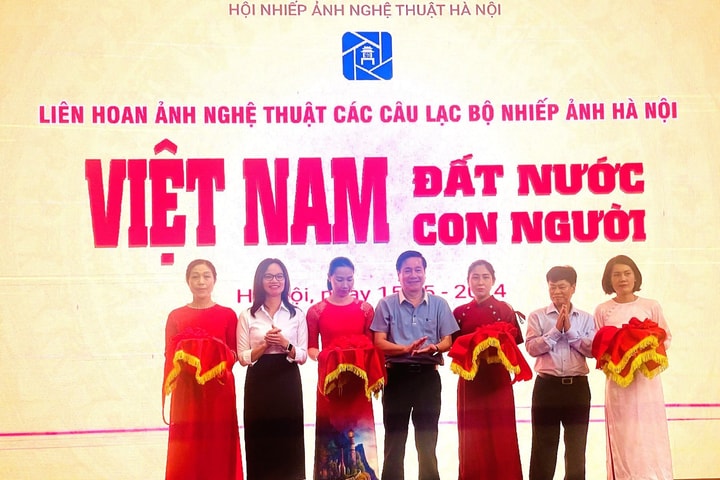 Khai mạc Liên hoan ảnh nghệ thuật các câu lạc bộ nhiếp ảnh Hà Nội năm 2024