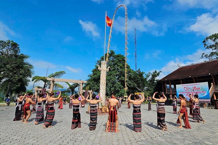 Độc đáo lễ hội Tấc Ka Coong - Cúng thần núi của đồng bào Cơ Tu