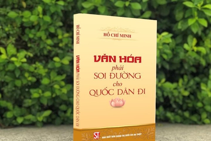 Xuất bản cuốn sách "Văn hóa phải soi đường cho quốc dân đi"