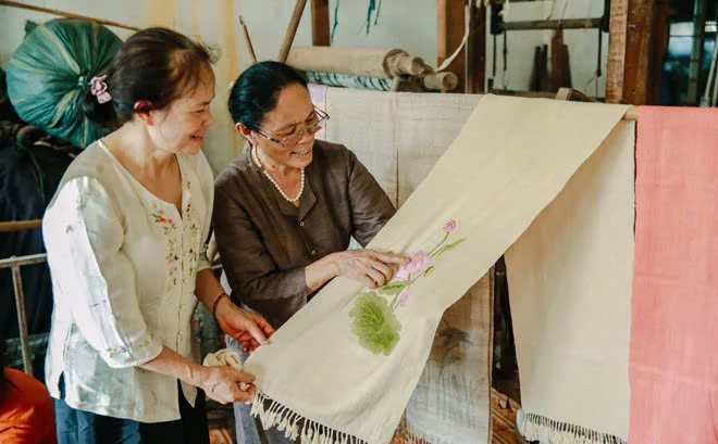 Hà Nội vinh danh 8 nữ nghệ nhân, thợ giỏi