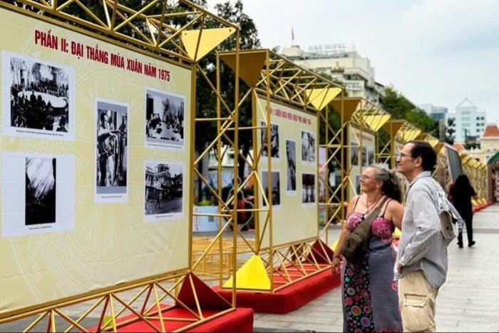 Trưng bày 150 hình ảnh Chiến thắng Điện Biên Phủ đến Đại thắng mùa Xuân 1975 tại địa đạo Củ Chi