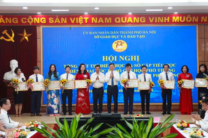 Hà Nội: Tổng kết thí điểm học bạ số cấp tiểu học và triển khai học bạ số các trường phổ thông