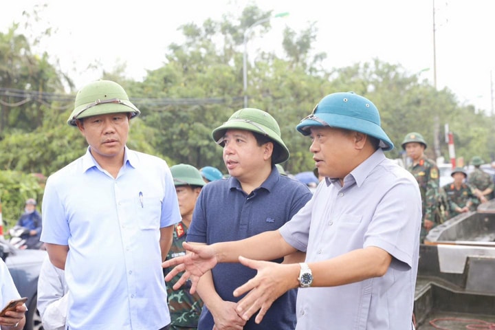 Tập trung ứng phó lũ lớn, đảm bảo an toàn đê điều trên địa bàn thành phố Hà Nội