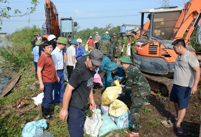 Thông tin về sự cố vỡ bờ hữu sông Ngũ Huyện Khê tại Hà Nội