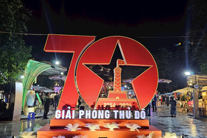 [Video] Festival Thu Hà Nội 2024 hút người dân và du khách với “Mùa thu lịch sử”