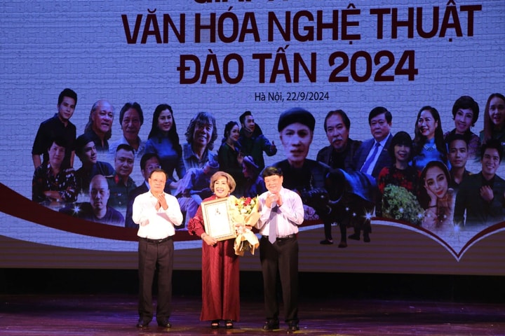 Vinh danh 18 tập thể, cá nhân tại Giải thưởng Đào Tấn 2024