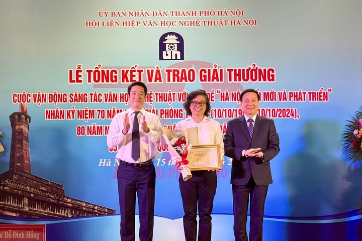 Trao giải Cuộc vận động sáng tác văn học nghệ thuật “Hà Nội - Đổi mới và phát triển”