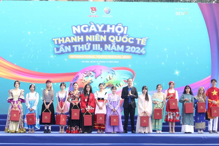 Ngày hội Thanh niên quốc tế lần III tại Hà Nội