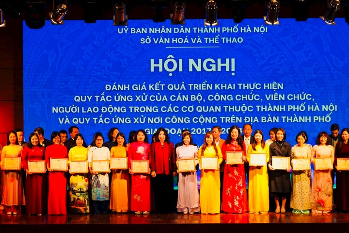 Hà Nội: Tập huấn nghiệp vụ phong trào “Toàn dân đoàn kết xây dựng đời sống văn hóa” và khen thưởng về thực hiện Quy tắc ứng xử