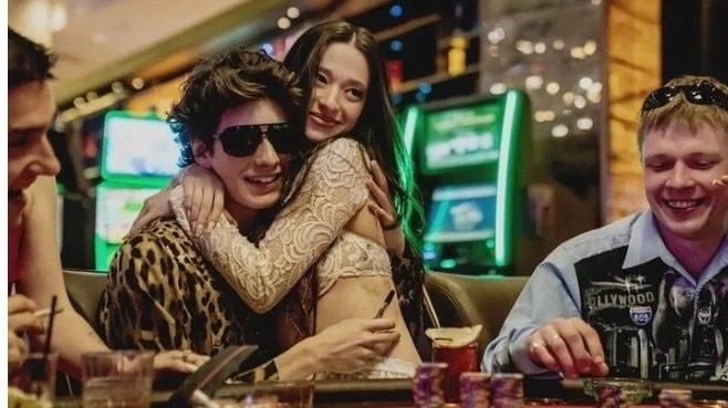 Phim "Anora" mang về 5 chiếc tượng vàng Oscar 2025
