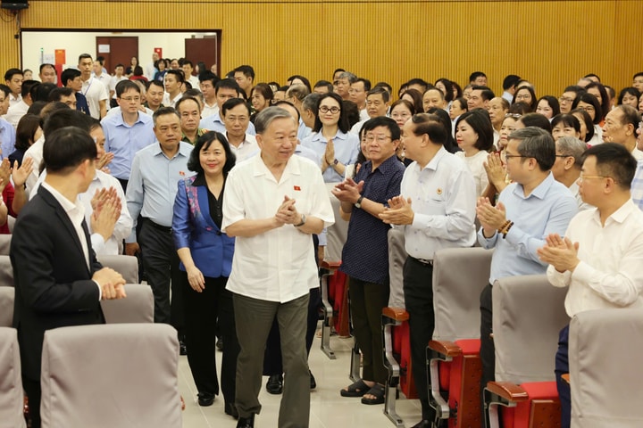 Tổng Bí thư Tô Lâm gợi ý Hà Nội hỗ trợ miễn phí bữa trưa tại trường cho học sinh Tiểu học, THCS
