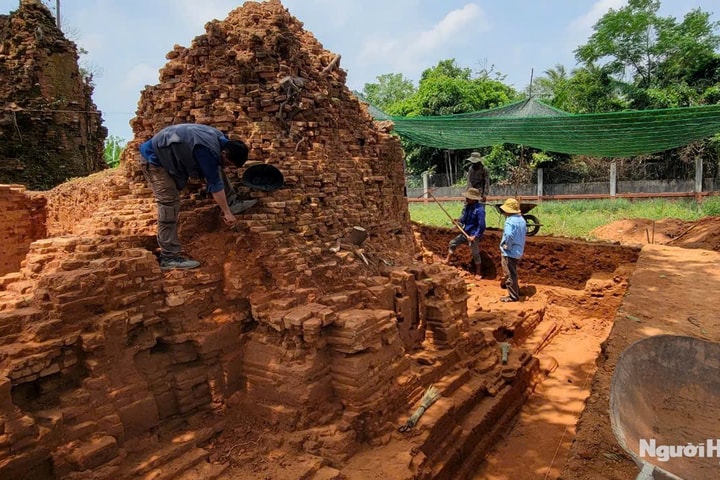 Khai quật khảo cổ di tích Tháp đôi Liễu Cốc giai đoạn 2 ở Huế