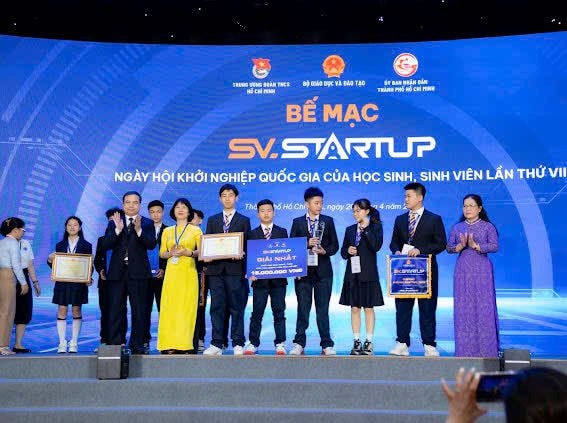 Hà Nội: Học sinh Hoàn Kiếm xuất sắc giành 02 giải nhất tại cuộc thi SV Startup 2025