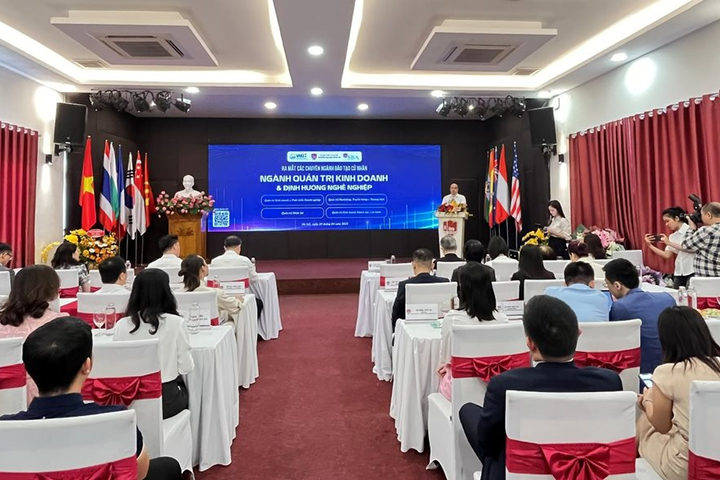 Trường Đại học Kinh tế - ĐHQGHN ra mắt 4 chuyên ngành mới ngành Quản trị Kinh doanh theo chuẩn quốc tế