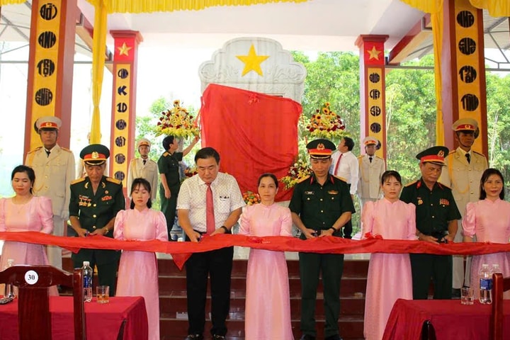 Khánh thành Nhà bia tưởng niệm anh hùng liệt sĩ Tiểu đoàn 810