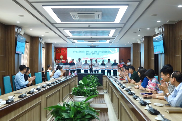 Quận Tây Hồ: Phát động ủng hộ Quỹ “Vì biển, đảo Việt Nam” năm 2025