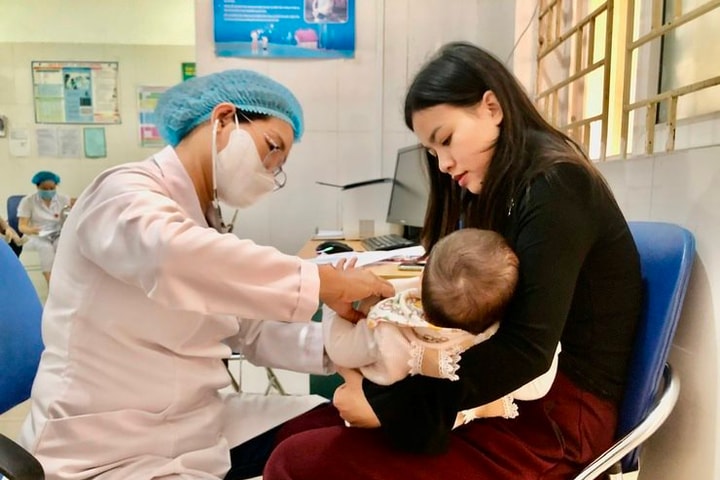 Thành phố Hà Nội tiếp tục chủ động phòng, chống bệnh Sởi và tay chân miệng