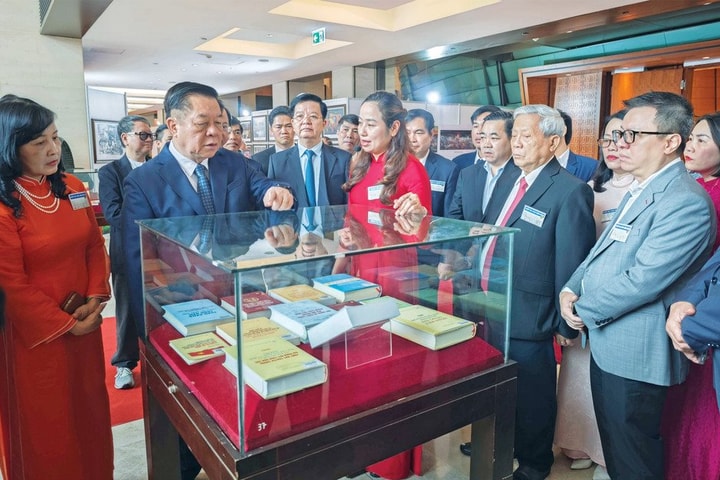 Hội nghị toàn quốc tổng kết 50 năm nền Văn học, Nghệ thuật Việt Nam sau Ngày Thống nhất đất nước