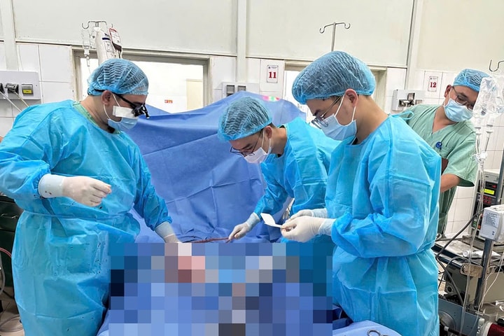 Cứu sống bệnh nhi 7 tuổi bị viêm cơ tim tối cấp bằng kỹ thuật ECMO