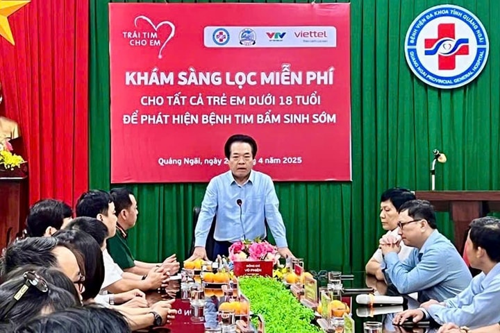 Bệnh viện Trung ương Huế đồng hành cùng chương trình “Trái tim cho em” ở Quảng Ngãi