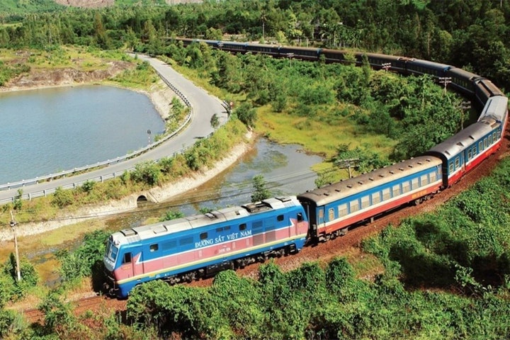 Thủ tướng chỉ đạo đẩy nhanh tiến độ triển khai dự án tuyến đường sắt Lào Cai - Hà Nội - Hải Phòng