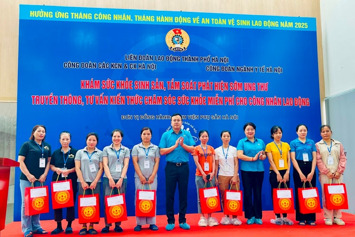 Hà Nội: Tầm soát ung thư, khám sức khỏe miễn phí cho 600 nữ công nhân