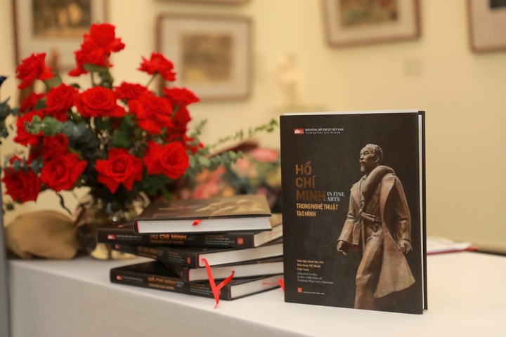 Ra mắt sách “Hồ Chí Minh trong nghệ thuật tạo hình”