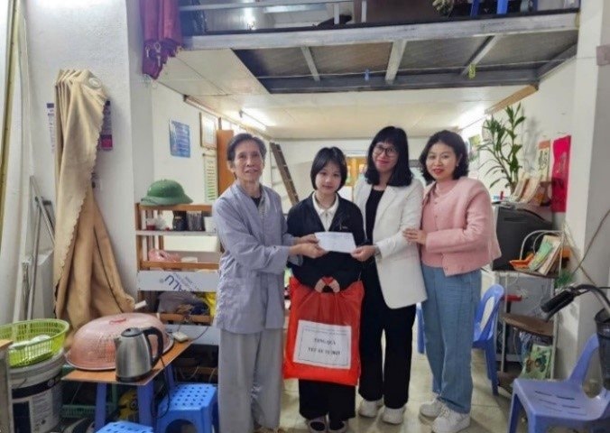 "Đốm lửa nhỏ" khơi nguồn sáng yêu thương