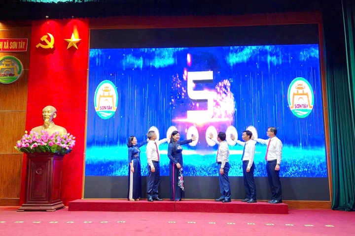 Thị xã Sơn Tây phát động phong trào “Bình dân học vụ số”, góp sức xây dựng thành phố Hà Nội thông minh