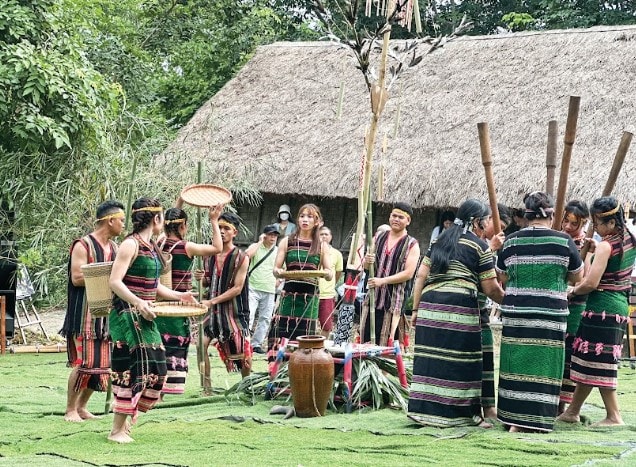 “Ngày hội gia đình” tại Làng Văn hóa – Du lịch các dân tộc Việt Nam: Gắn kết yêu thương từ những giá trị truyền thống
