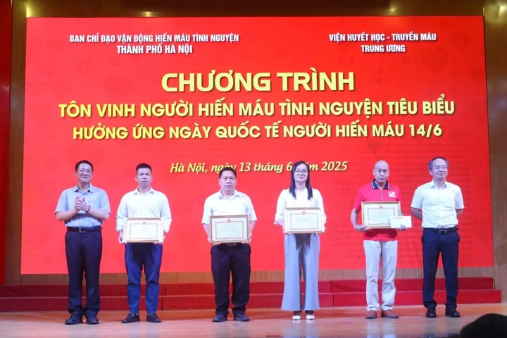 Hà Nội: Tôn vinh những tấm gương hiến máu tình nguyện tiêu biểu năm 2025